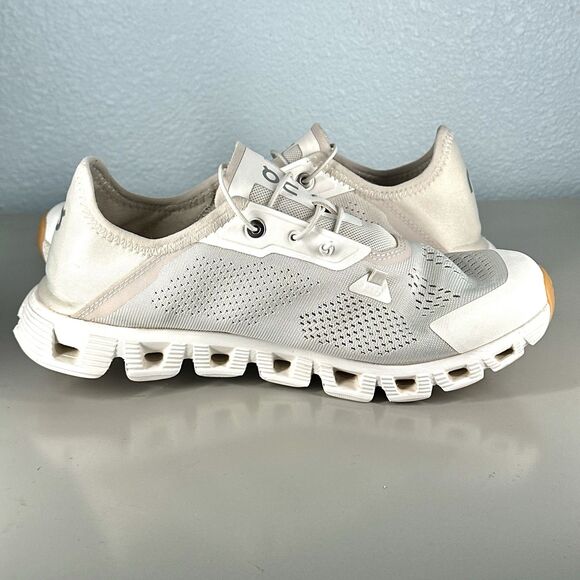 On Cloud 5 Coast Lifestyle Shoes Women's Size 9 Beige White Sneakers Lightweight - Picture 8 of 16